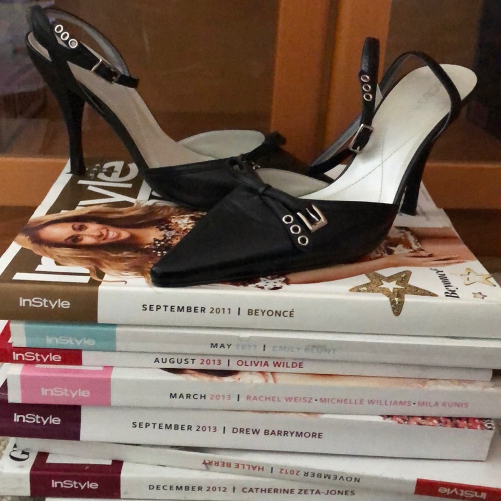 Cute pointed toe black strappy heels